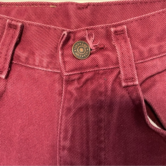 ❌ SOLD ❌ Vintage Lee Burgundy High Rise Jeans - Picture 4 of 4